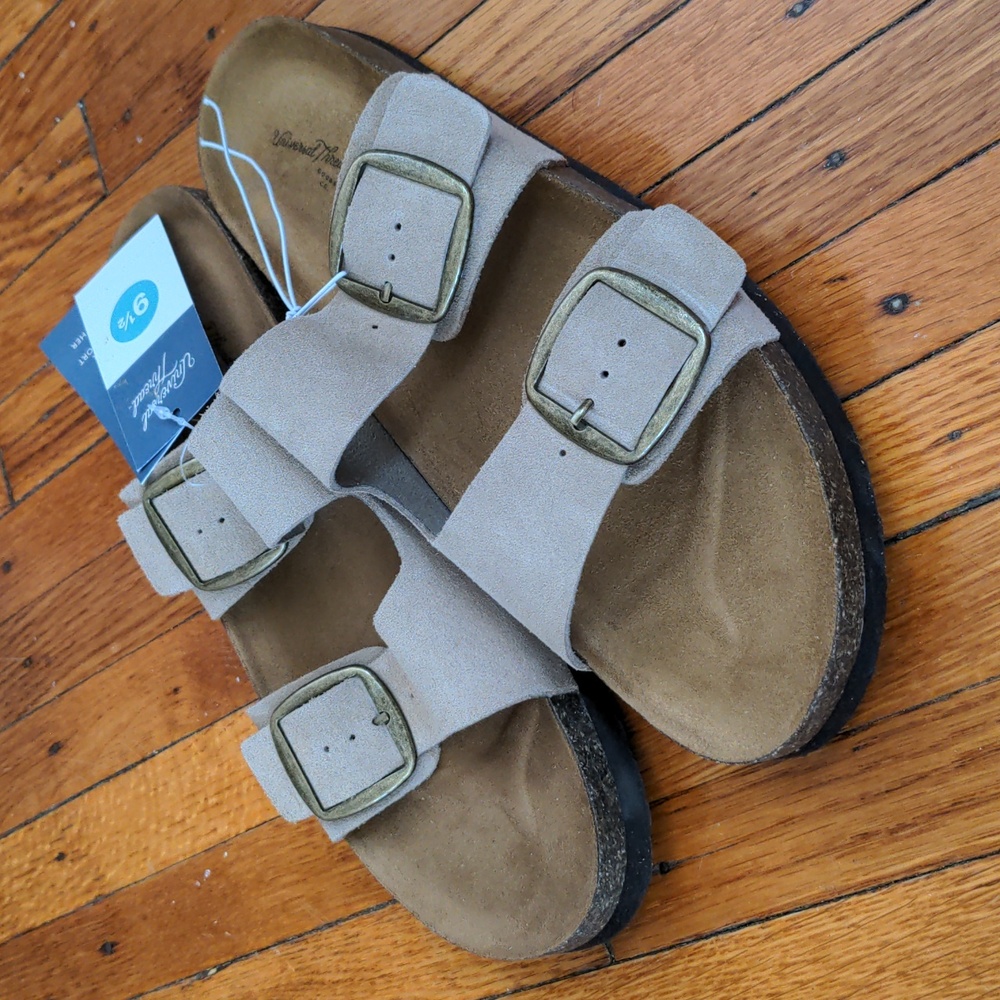 Universal Thread Cream/Taupe Birkenstock-Style Buckle Devin Sandals Size 9.5